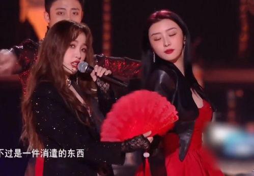 重振歌坛,童小姐又美又飒,美艳归来,风采依旧